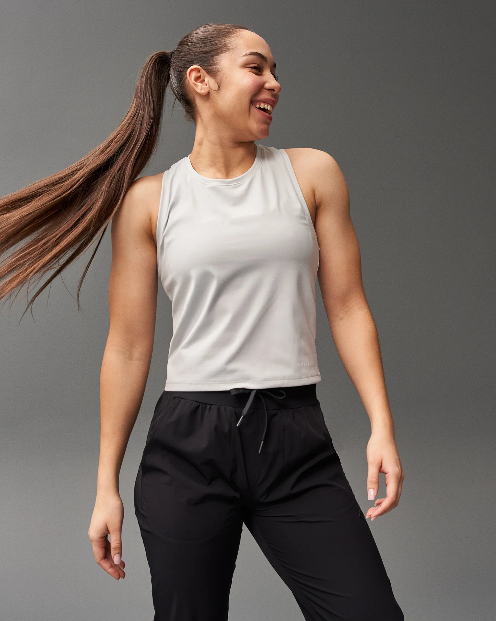 COOL-FEEL Women's Crop Tank Top - Lunar Gray - Image 4